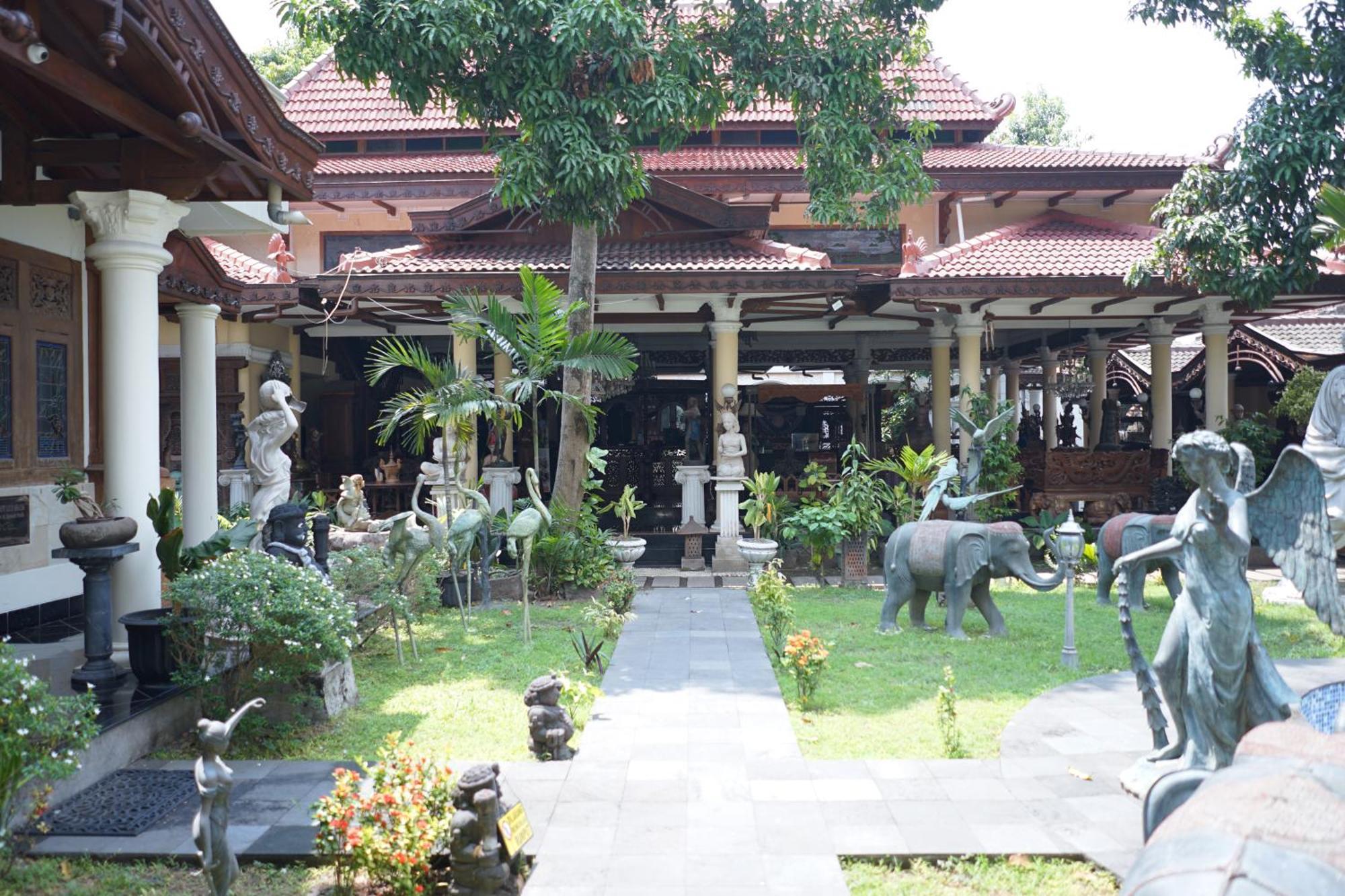 Rumah Pesik Art & Heritage Hotel Gondowulung 외부 사진