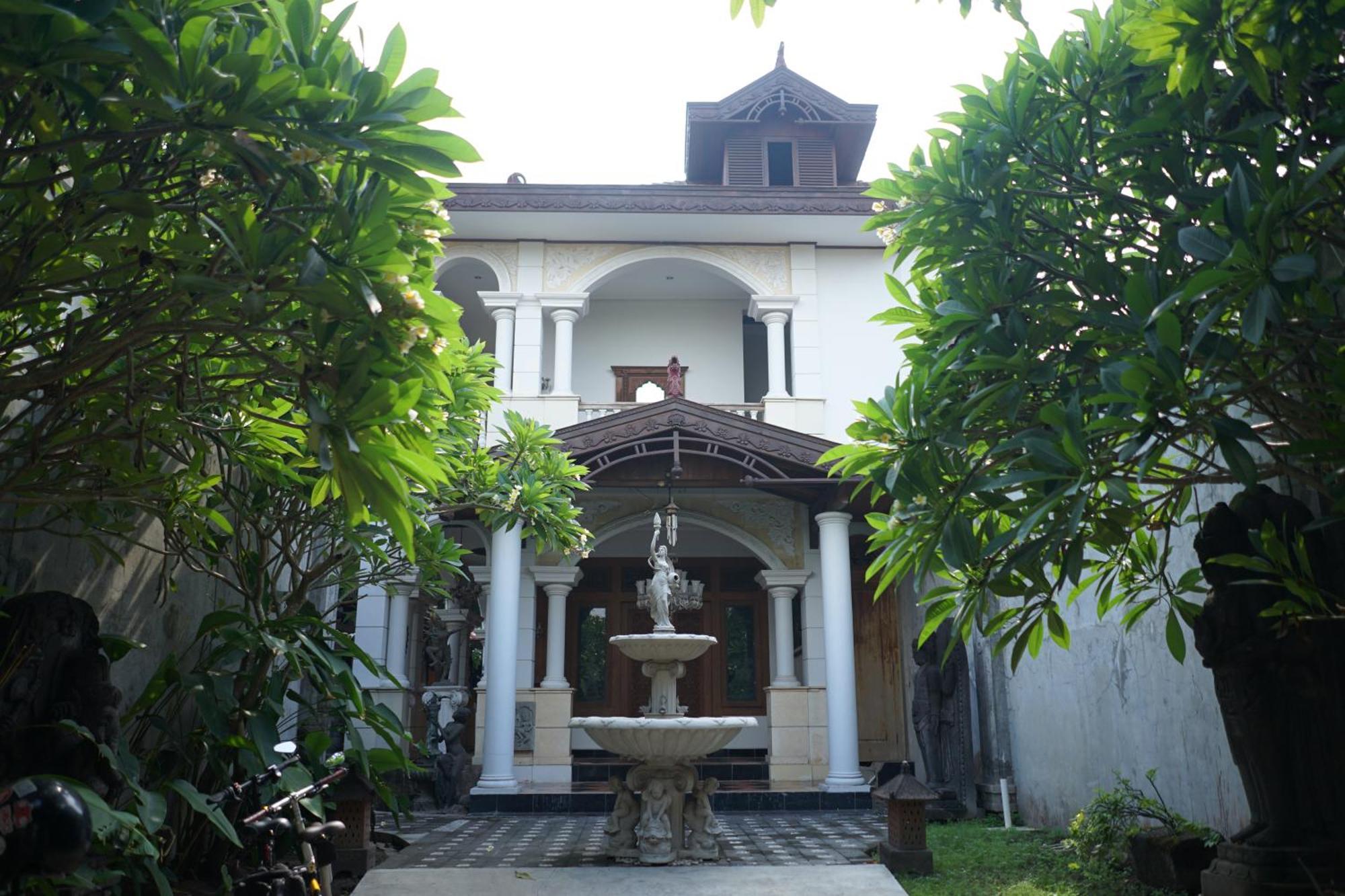 Rumah Pesik Art & Heritage Hotel Gondowulung 외부 사진